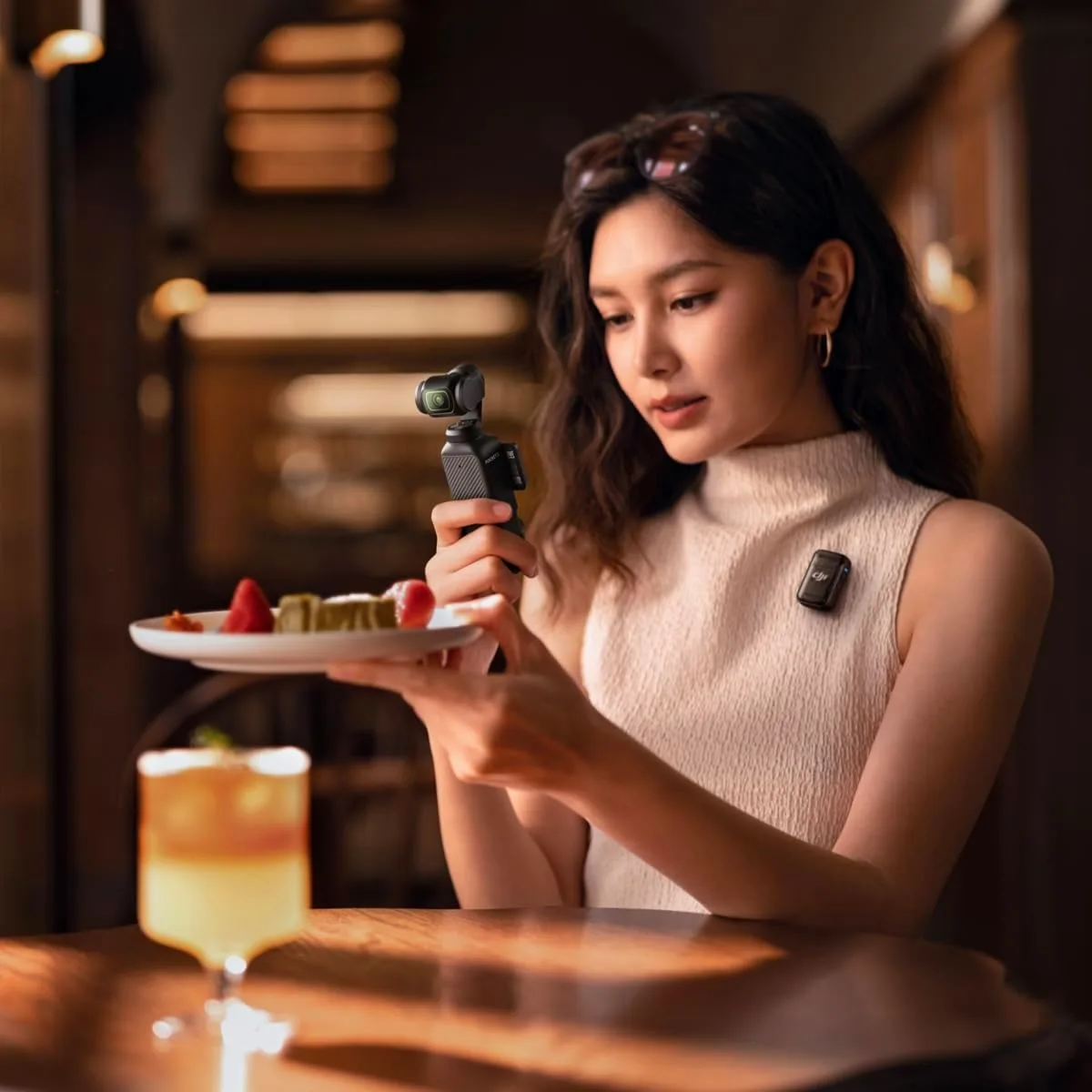 DJI Osmo Pocket 3 Creator Combo - View 6
